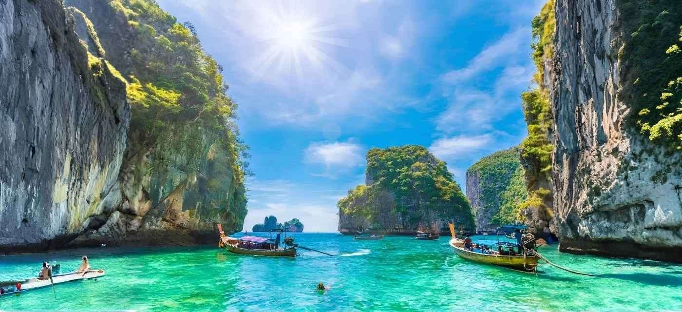 Loh Samah Bay Phi Phi Island Thailand Tour