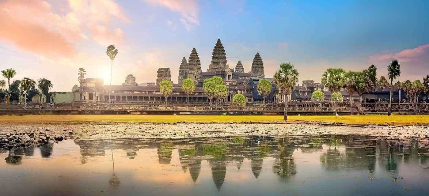 Angkor Thom and Angkor Wat Temple Tour in Cambodia