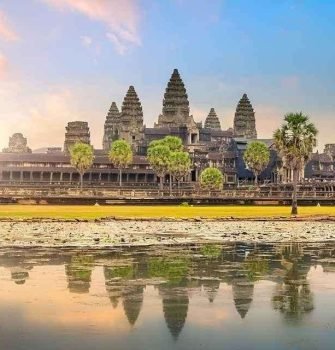 Angkor Thom and Angkor Wat Temple Tour in Cambodia