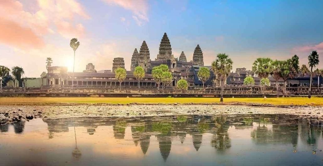 Angkor Thom and Angkor Wat Temple Tour in Cambodia