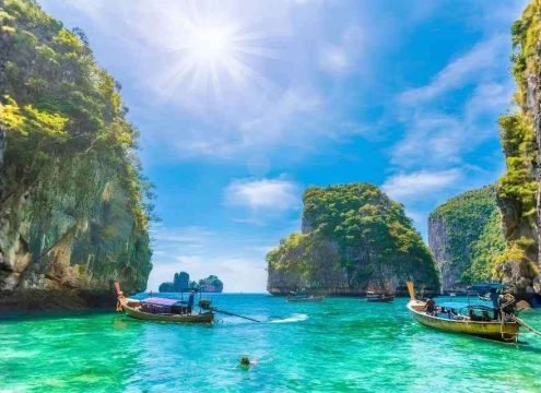 Loh Samah Bay Phi Phi Island Thailand Tour