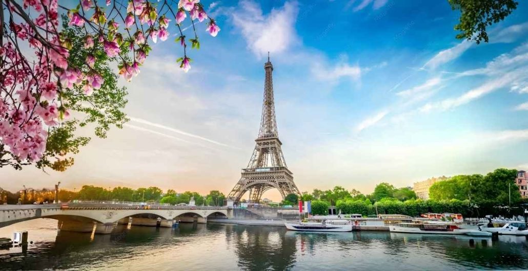 Paris France Tour and Holiday Package