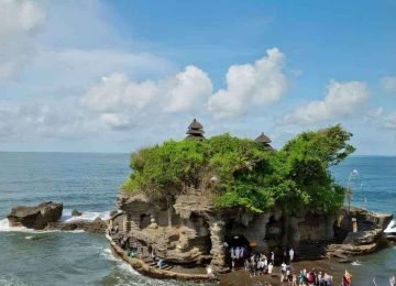 Tanah Lot Temple Bali Sunset Tour and Travel Package